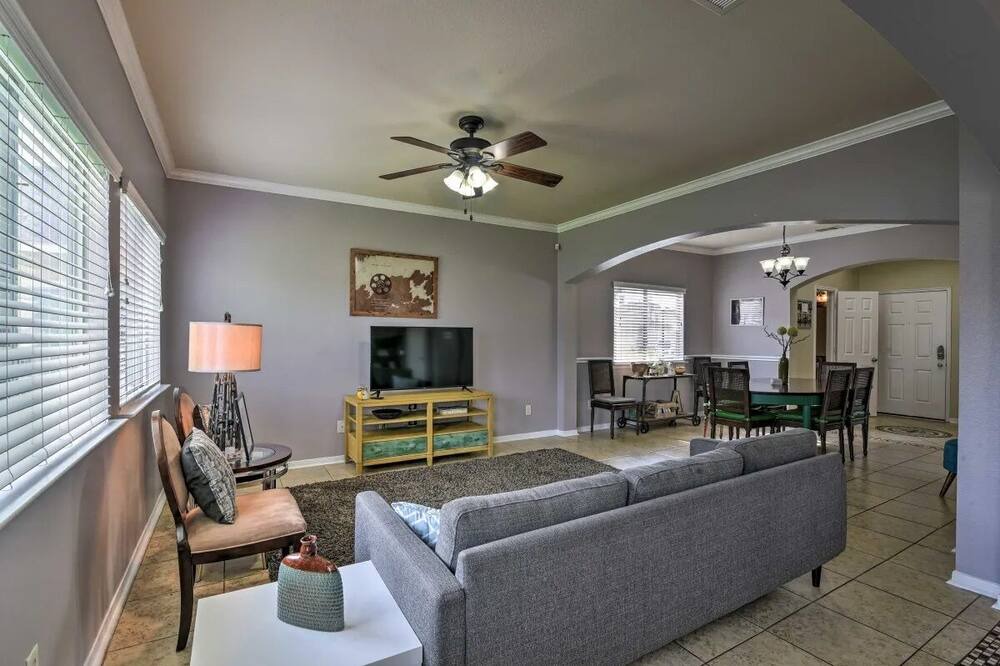 Photo of Livingroom in Central Southwest