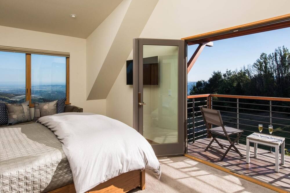 Photo of Bedroom in Glen Ellen