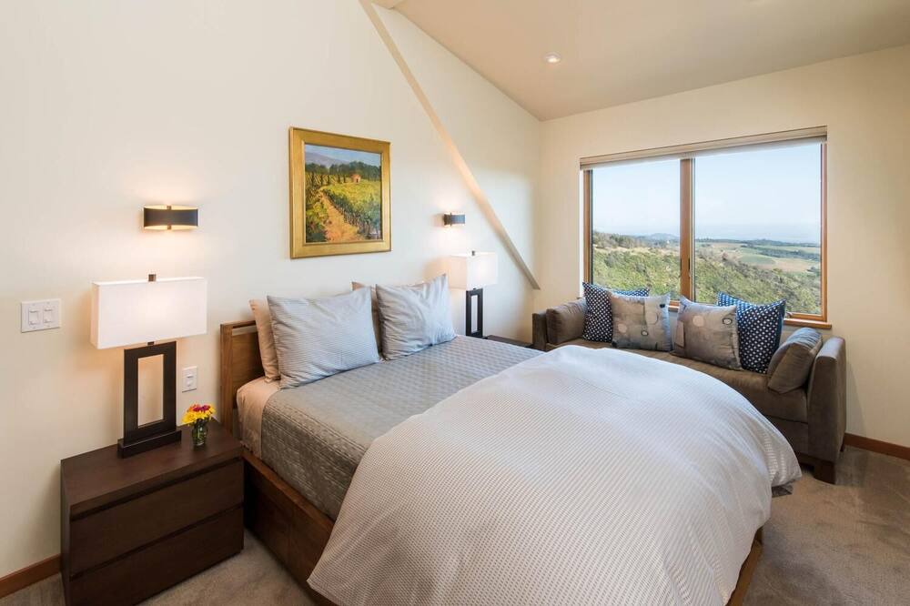 Photo of Bedroom in Glen Ellen