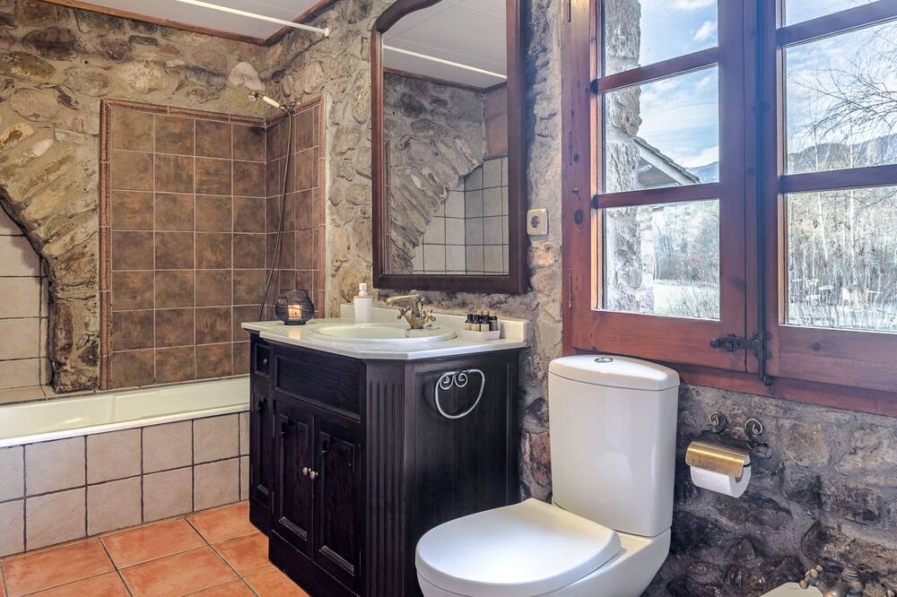 Photo of Bathroom in La Vall de Bianya