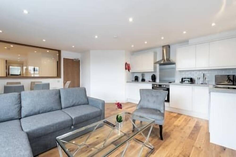 Photo of Livingroom in Uxbridge North