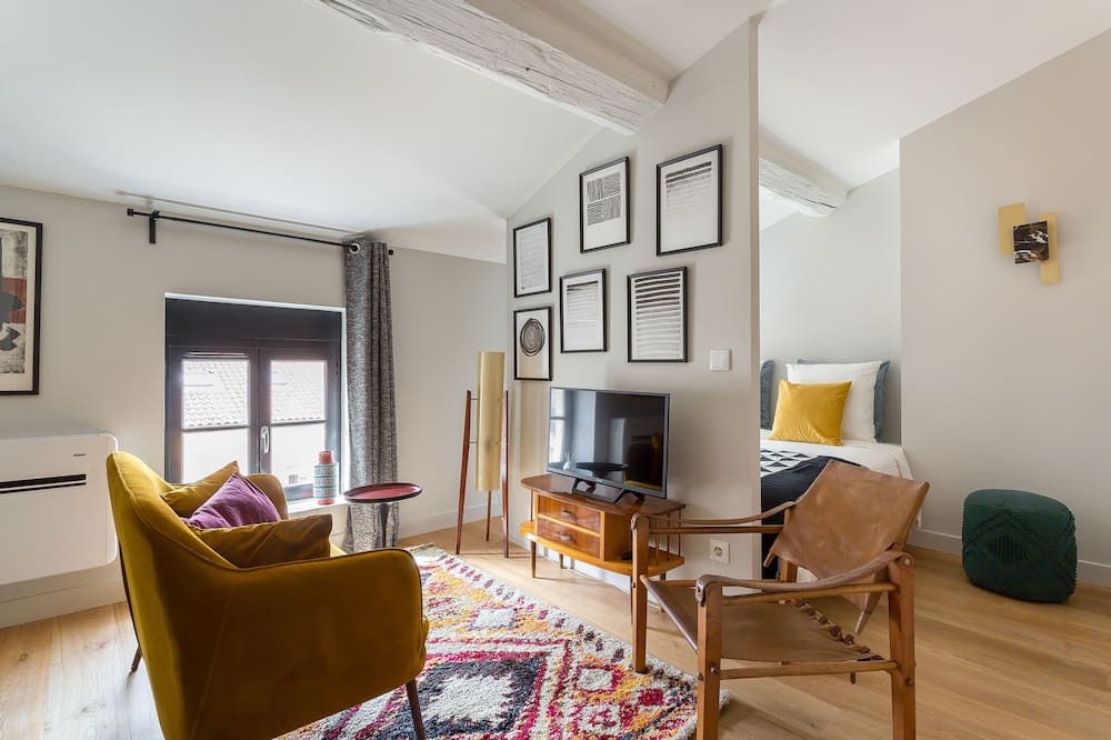 Photo of Livingroom in Moliere - Edgard Quinet