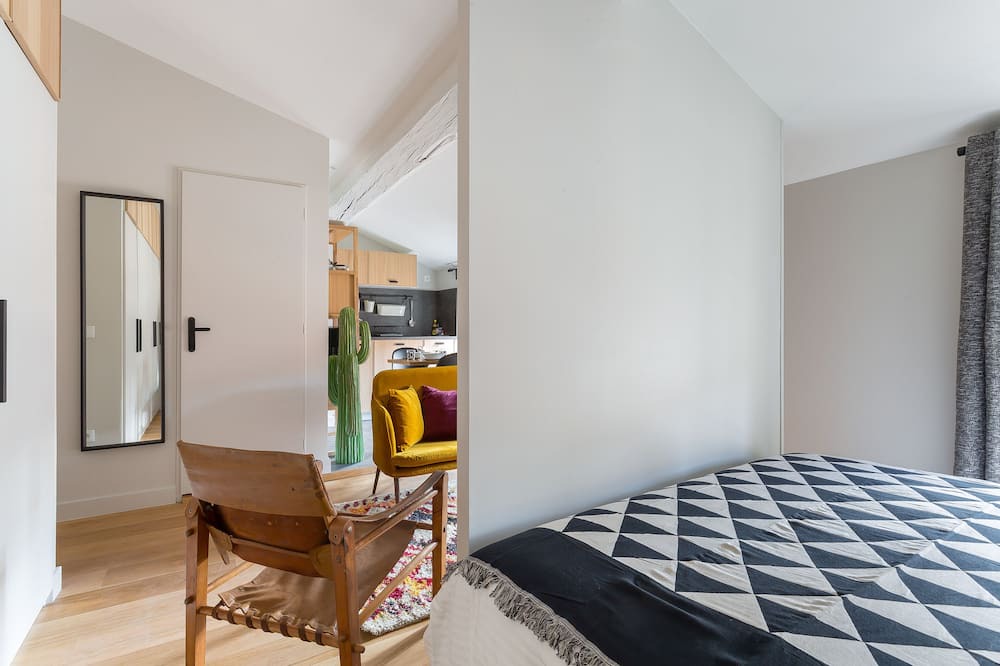 Photo of Bedroom in Moliere - Edgard Quinet