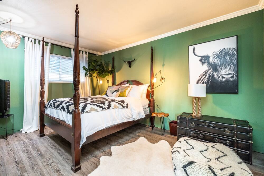 Photo of Bedroom in Santa Rosa