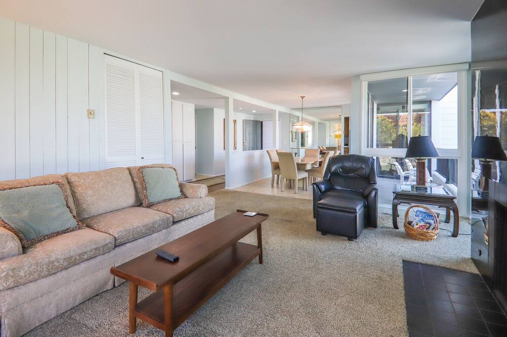 Photo of Bedroom in Solana Beach