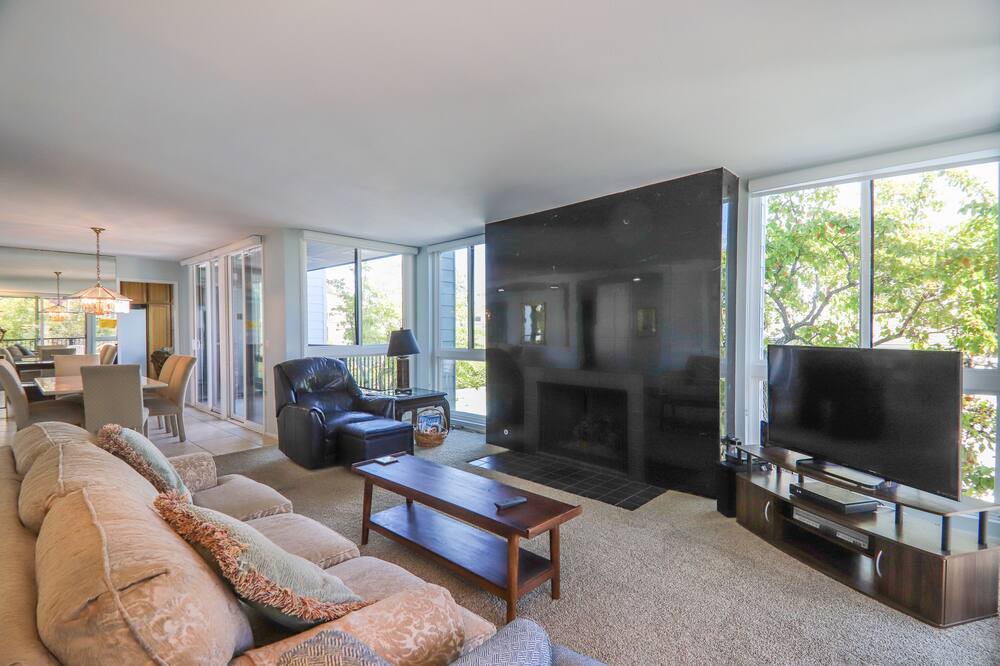Photo of Bedroom in Solana Beach