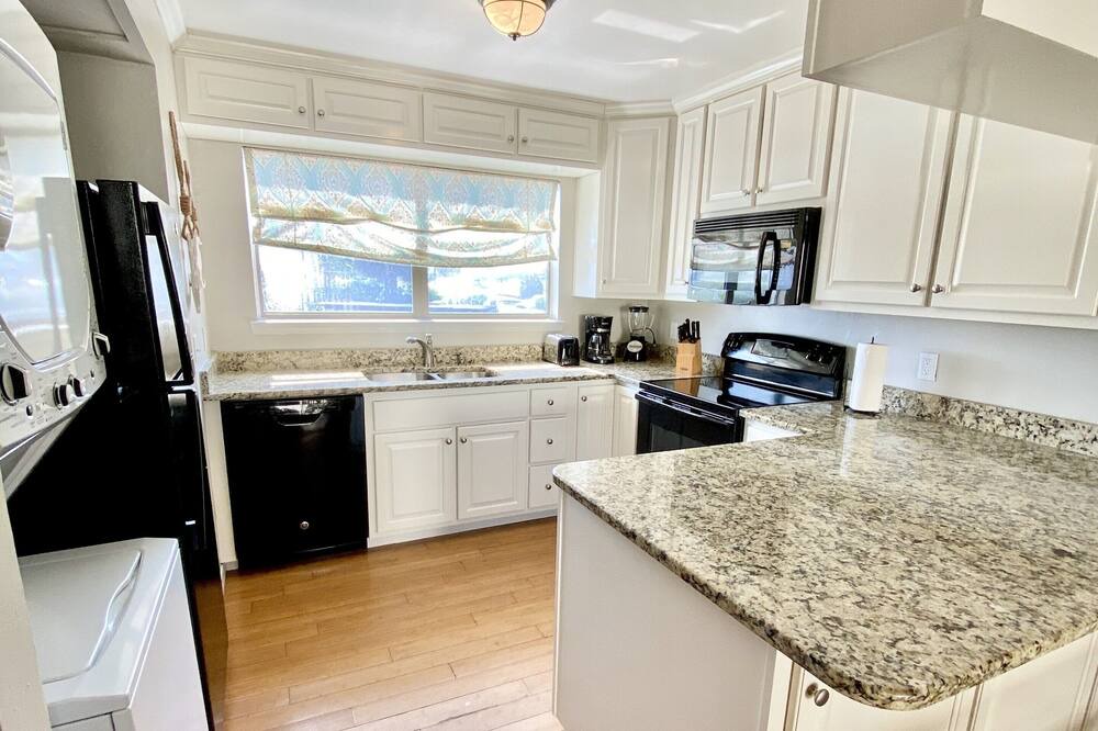 Photo of Kitchen in Orange Beach East