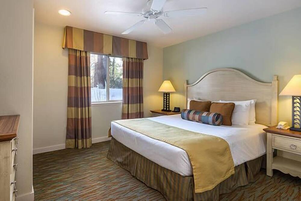 Photo of Bedroom in Round Hill Village