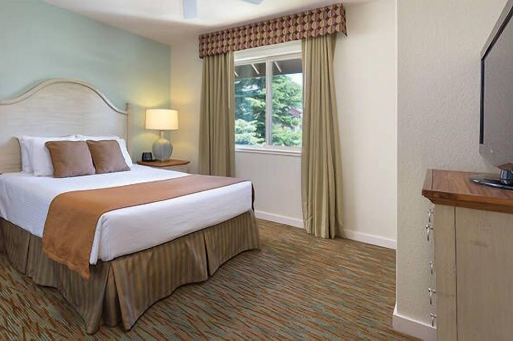 Photo of Bedroom in Round Hill Village