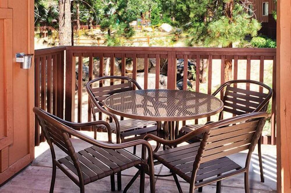 Photo of Patio Balcony in Round Hill Village