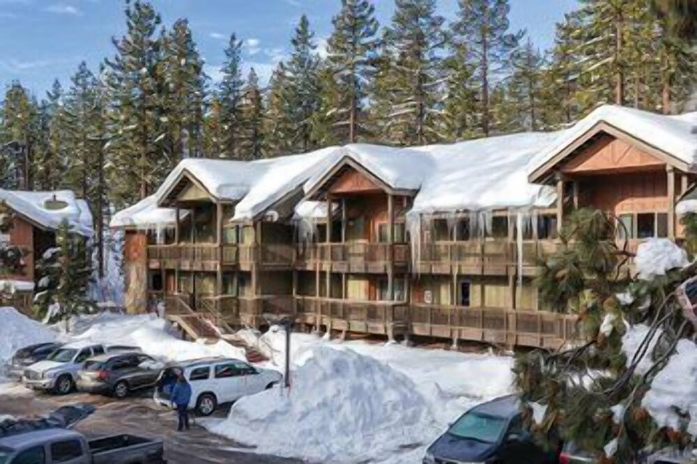 Photo of Outdoor in Round Hill Village