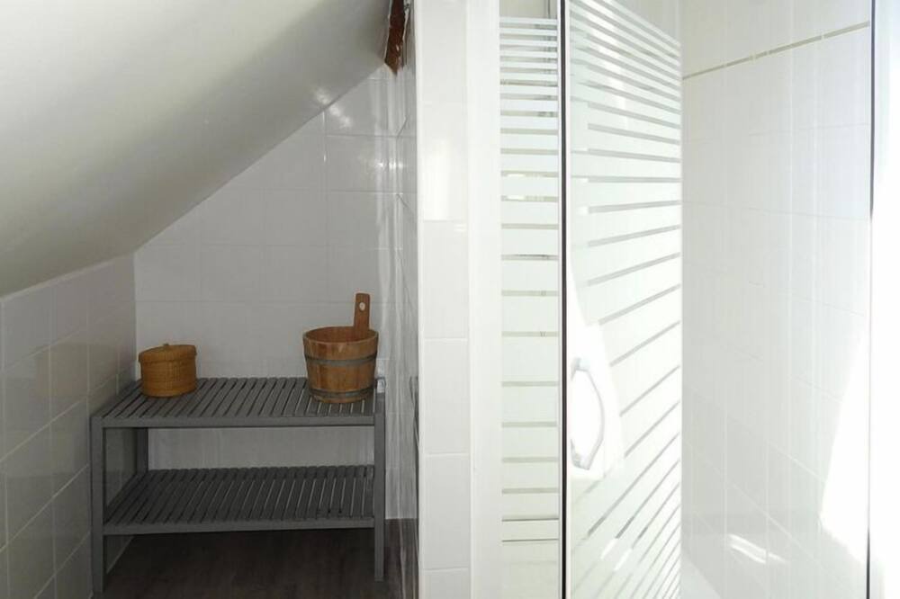 Photo of Bathroom in Ganzeville