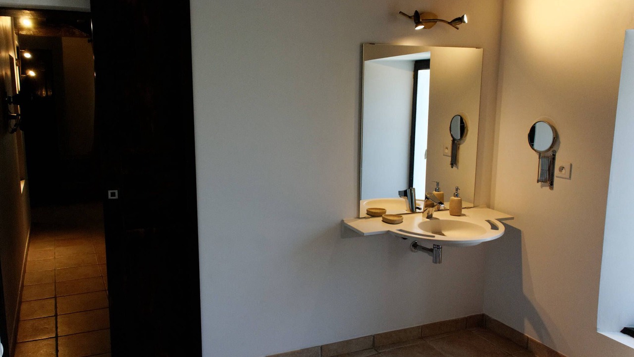 Photo of Bathroom in Gillonnay