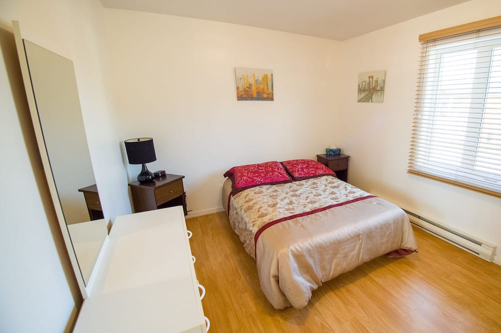 Photo of Bedroom in Saint-Mathieu-de-Rioux