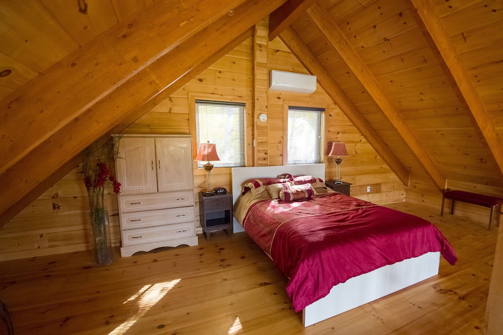 Photo of Bedroom in Saint-Mathieu-de-Rioux