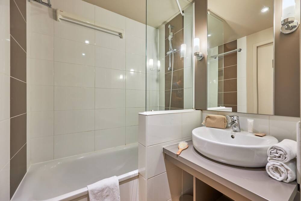 Photo of Bathroom in Courseulles-sur-Mer