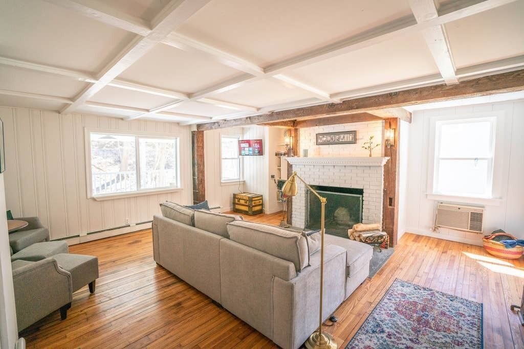 Photo of Livingroom in Kingston