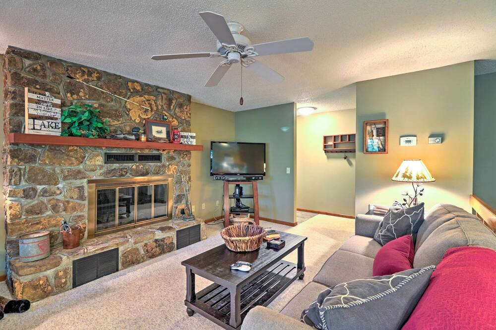 Photo of Livingroom in Fairfield Bay