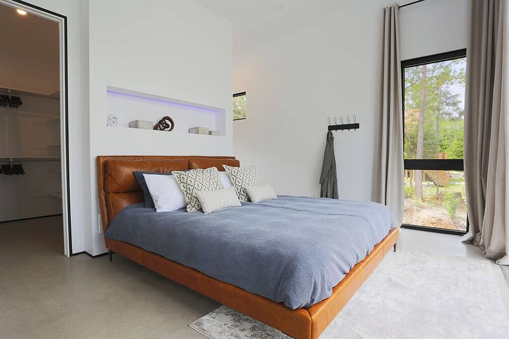 Photo of Bedroom in Duhamel