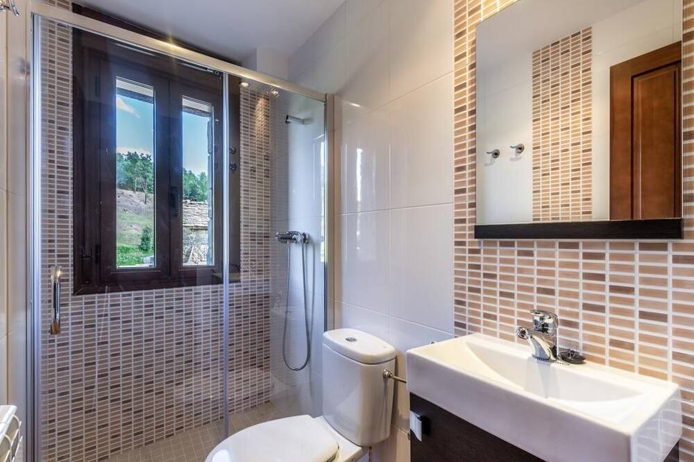 Photo of Bathroom in Viu