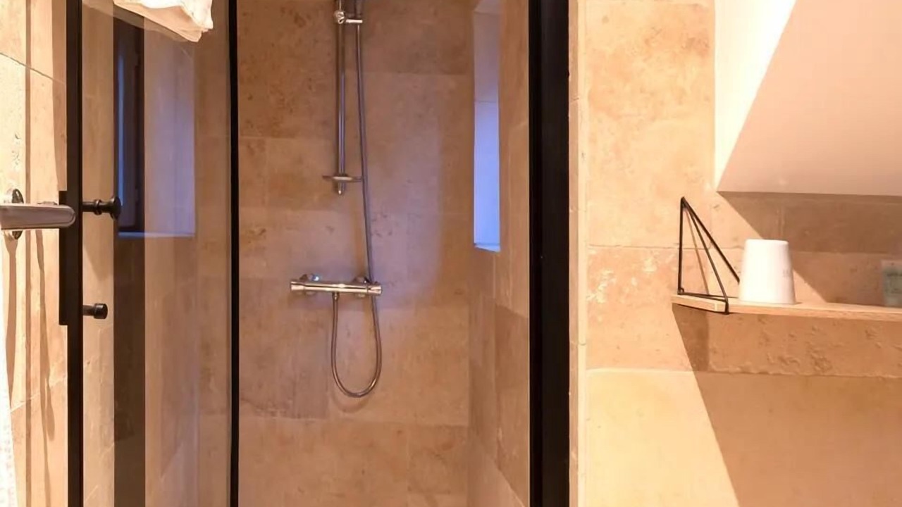 Photo of Bathroom in Gourdon