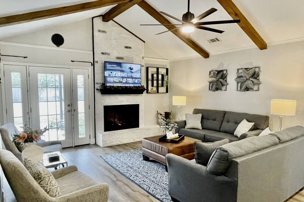 Photo of Bedroom in Forest North Estates