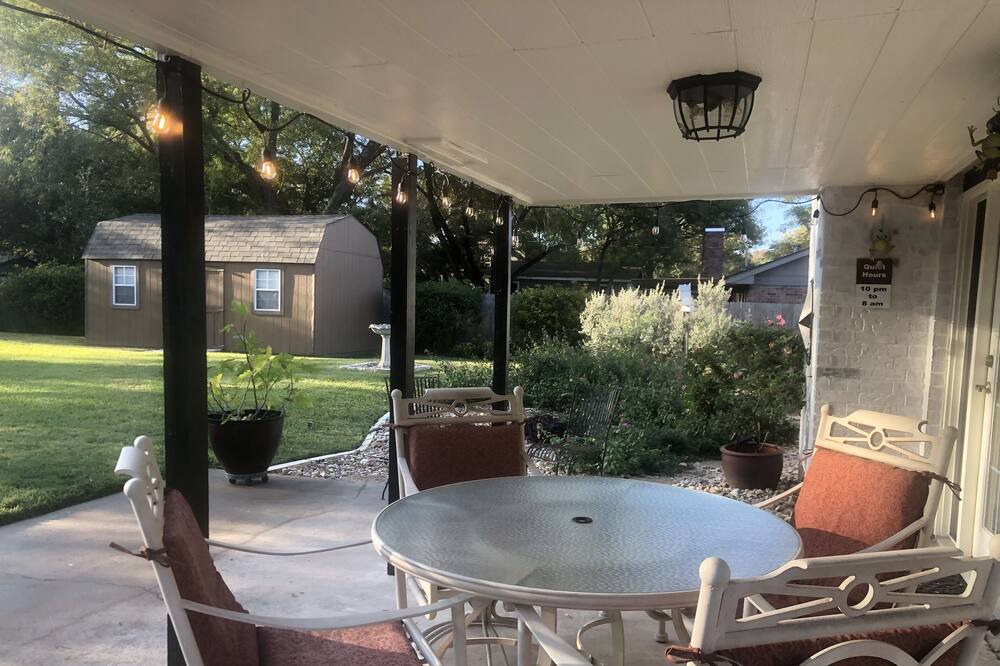 Photo of Patio Balcony in Forest North Estates