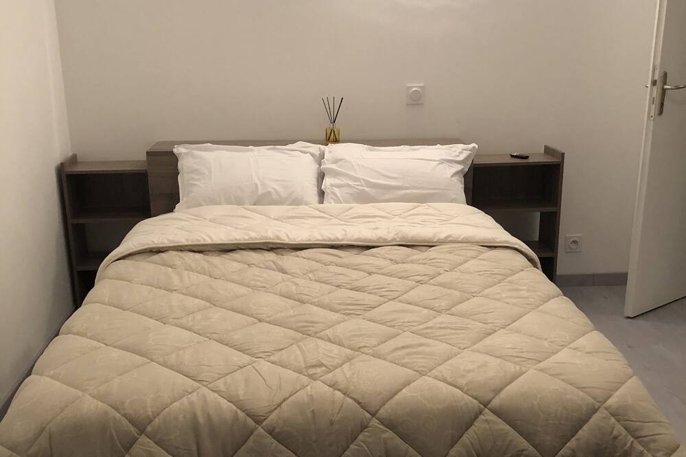 Photo of Bedroom in Bagnols-sur-Ceze