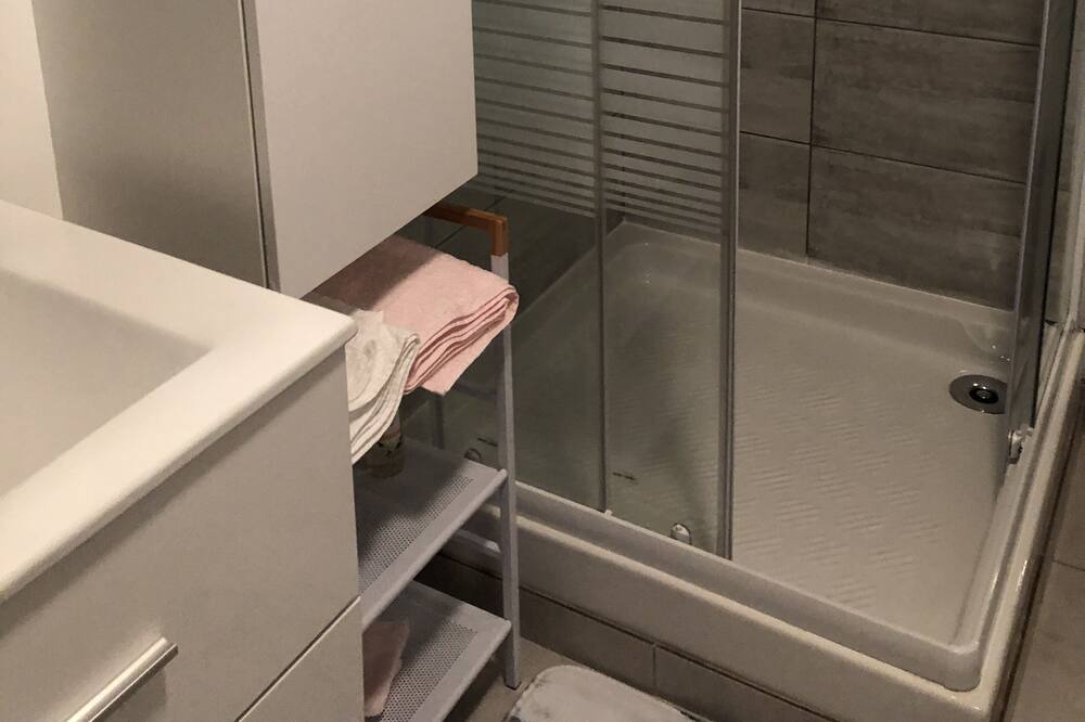 Photo of Bathroom in Bagnols-sur-Ceze