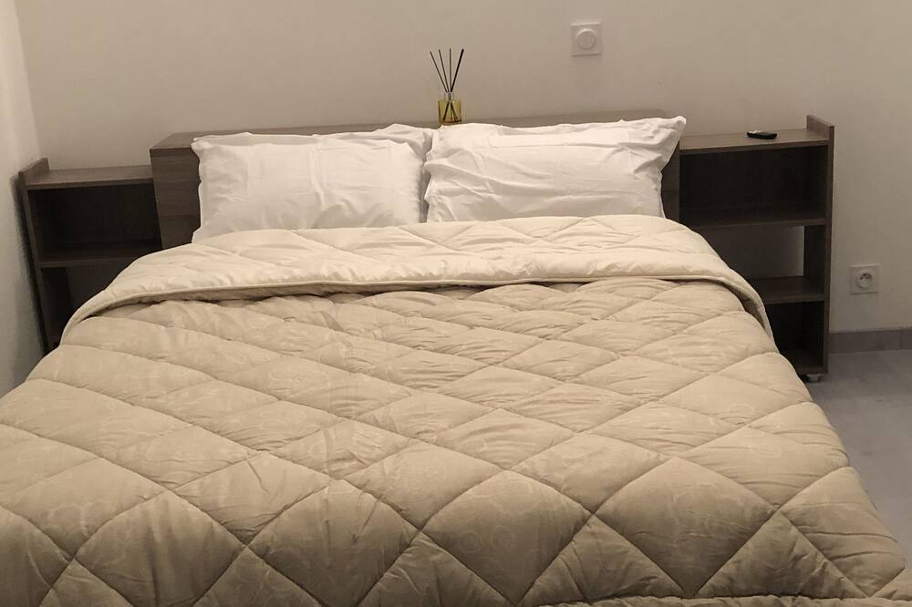 Photo of Bedroom in Bagnols-sur-Ceze