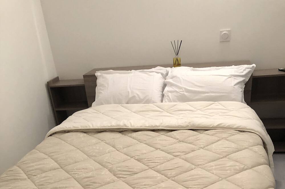 Photo of Bedroom in Bagnols-sur-Ceze