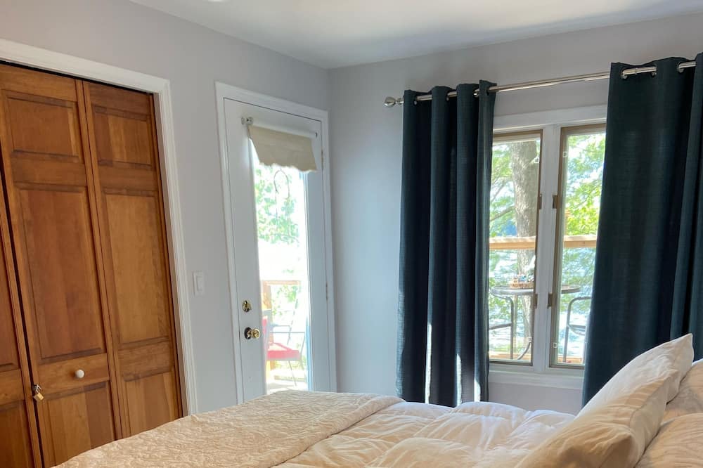 Photo of Bedroom in Muskoka Lakes