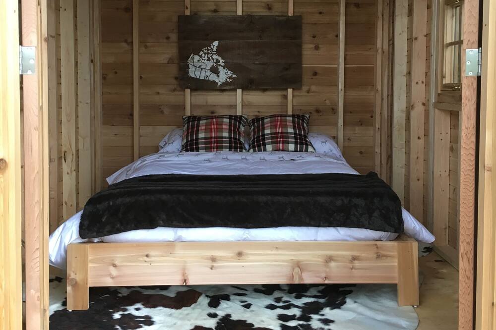 Photo of Bedroom in Muskoka Lakes