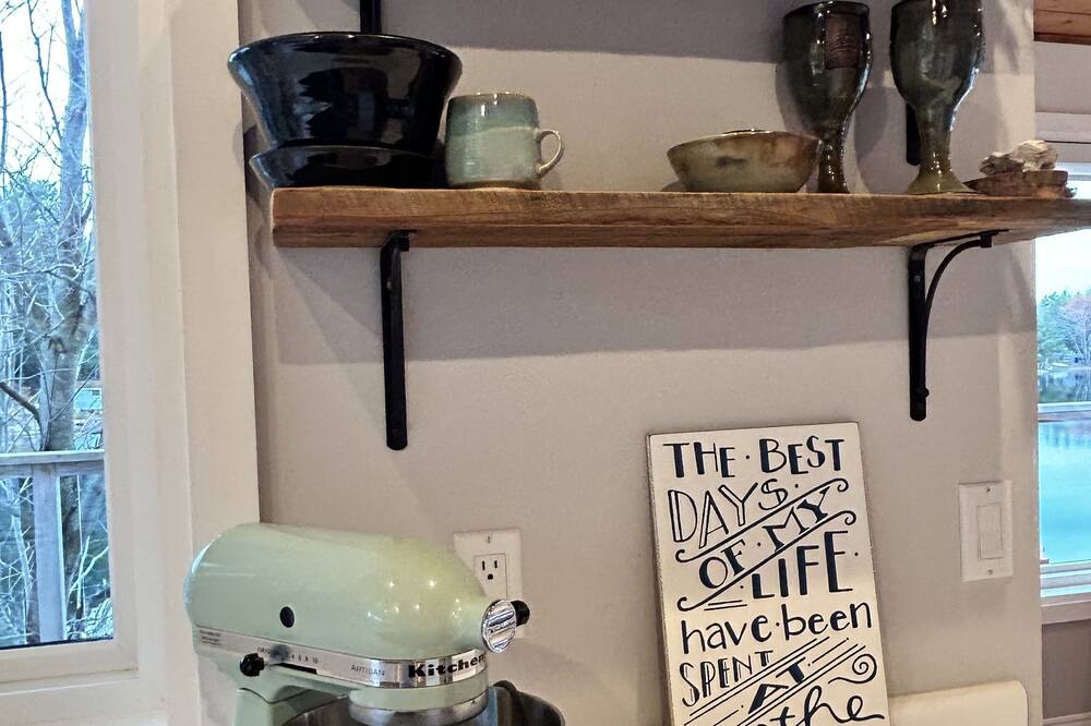 Photo of Kitchen in Muskoka Lakes
