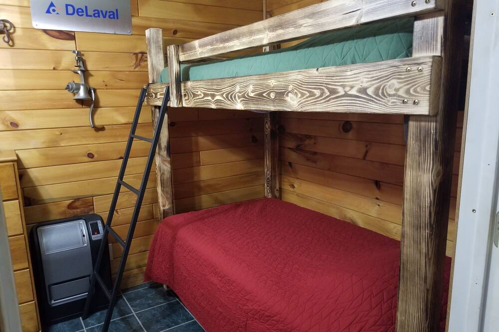 Photo of Bedroom in Monroe County