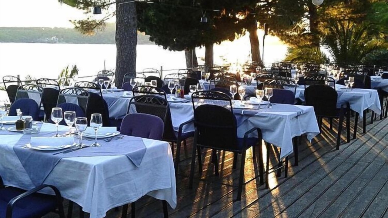Photo of Others in Cove Makarac (Milna)