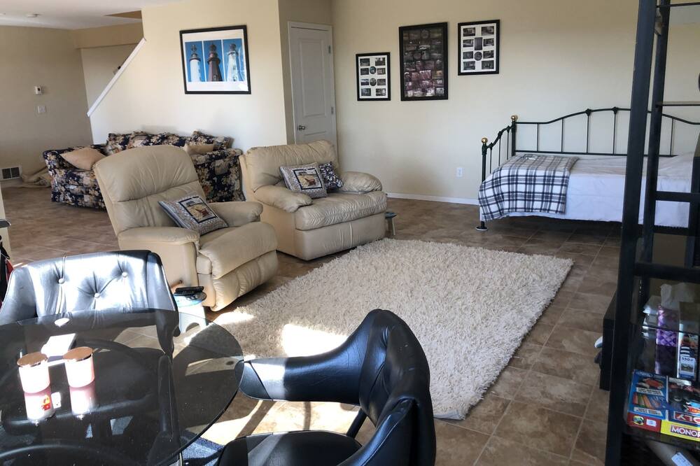 Photo of Others in Everett