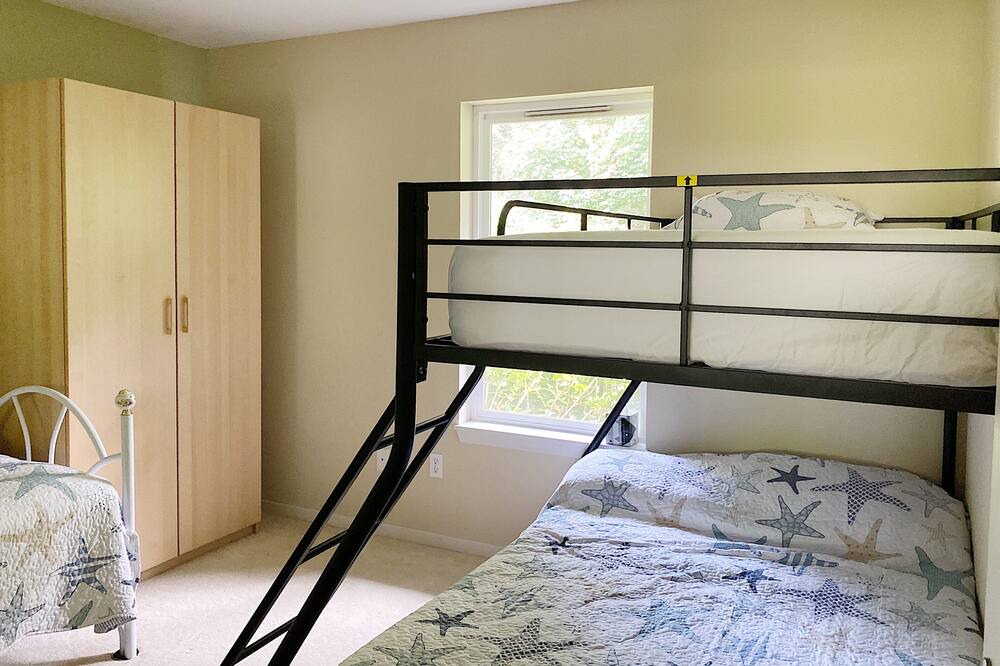 Photo of Bedroom in Everett