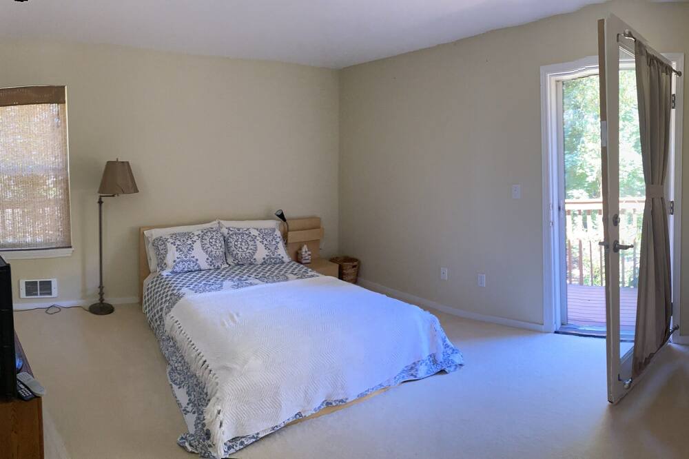 Photo of Bedroom in Everett