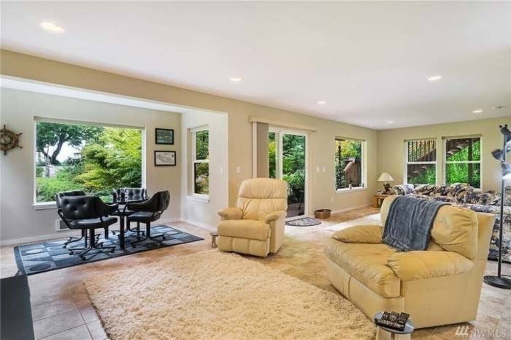 Photo of Others in Everett