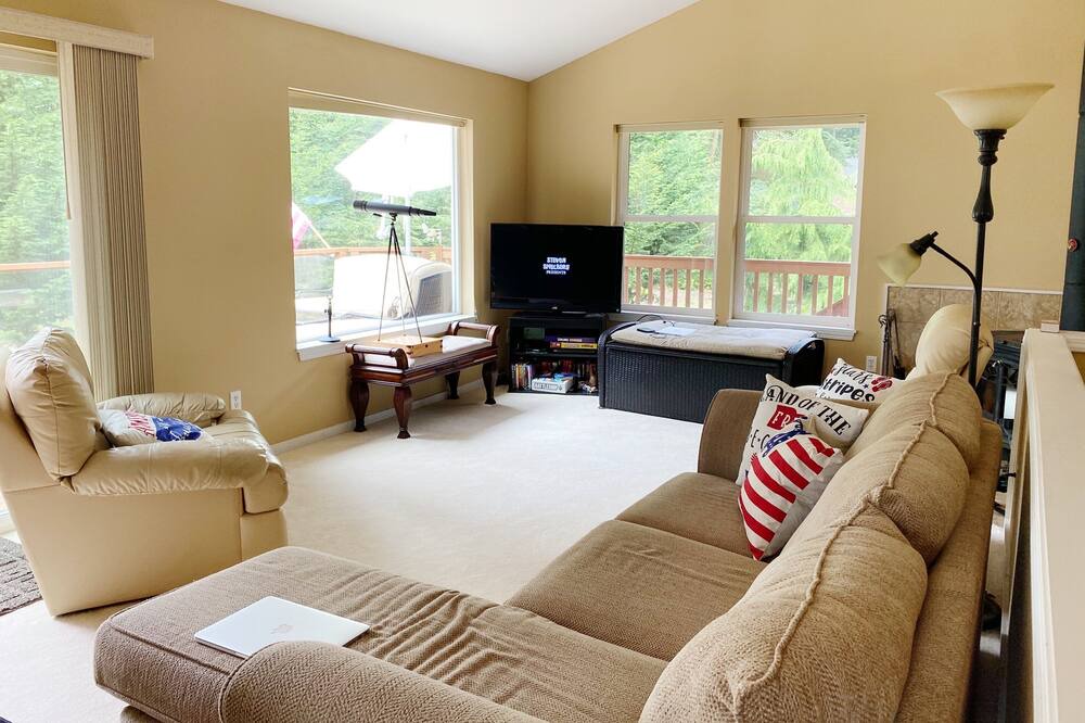 Photo of Others in Everett