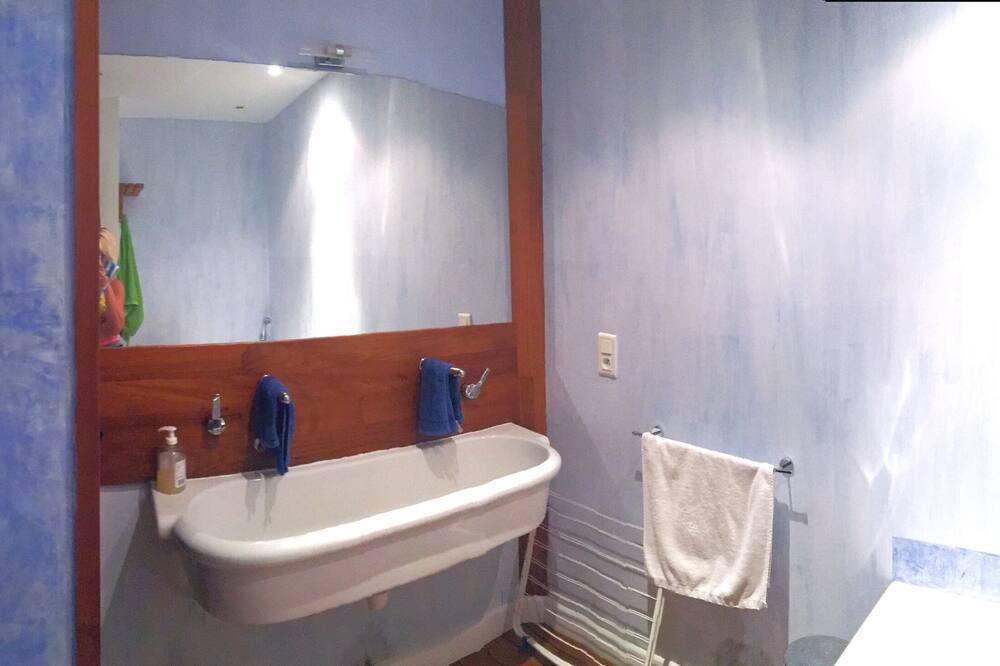Photo of Bathroom in Saint-Remy