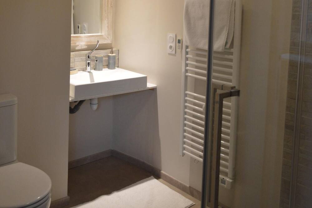 Photo of Bathroom in Lavaur