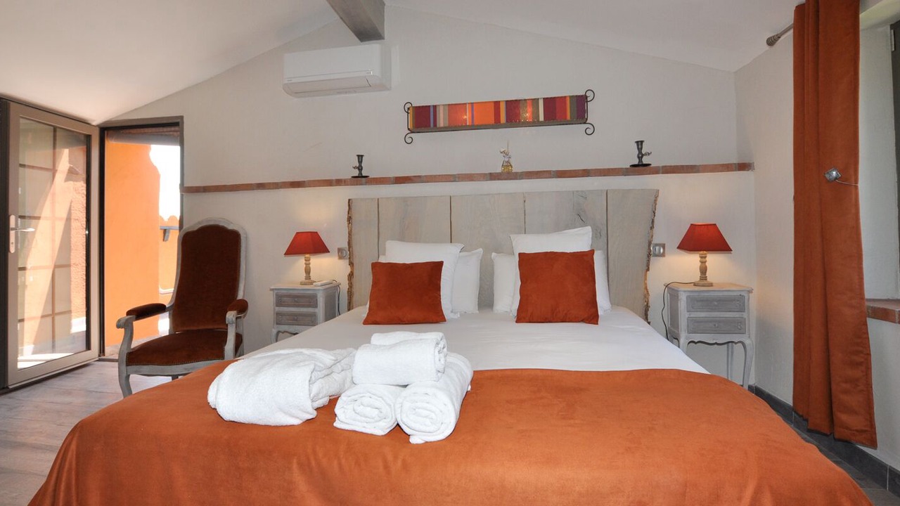 Photo of Others in Oms