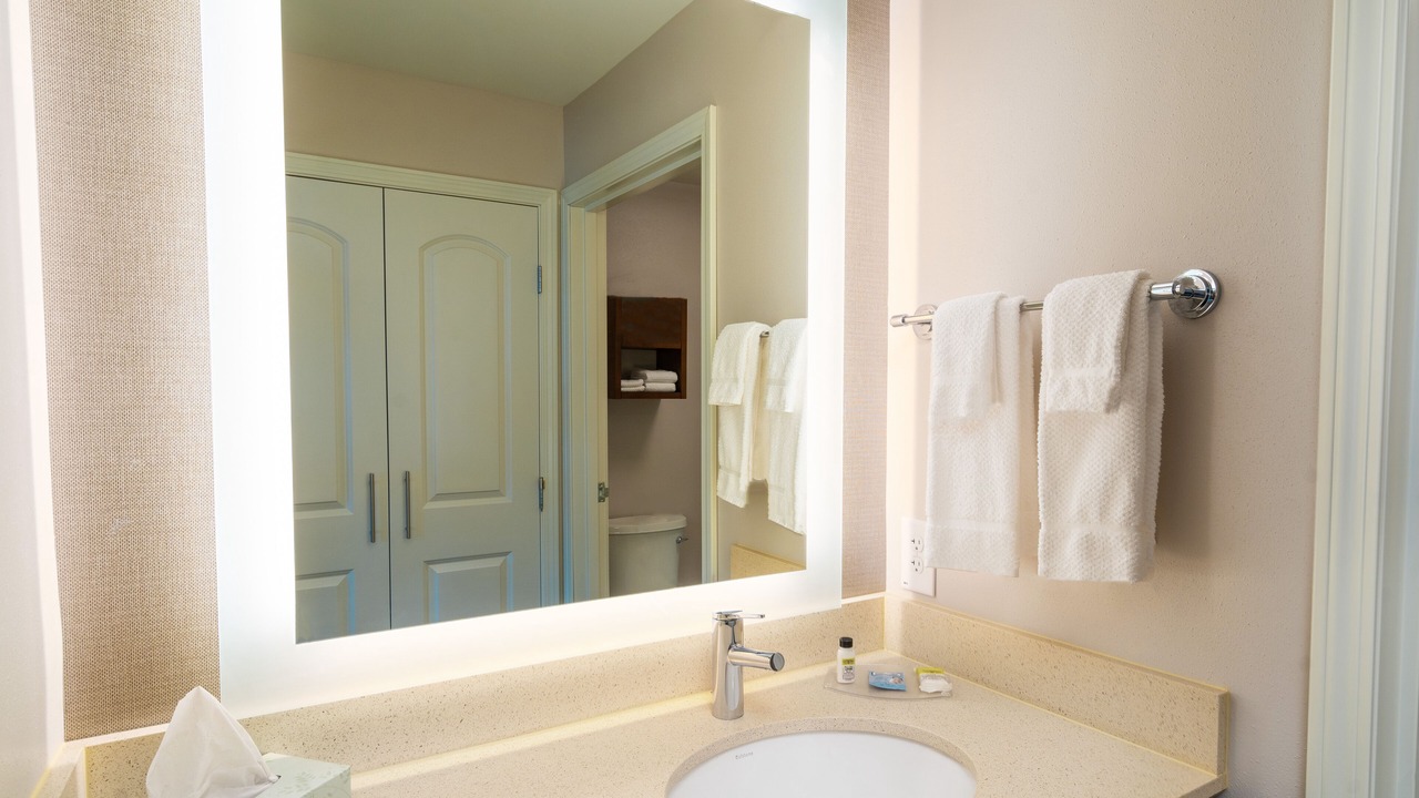 Photo of Bathroom in Lake Arbor