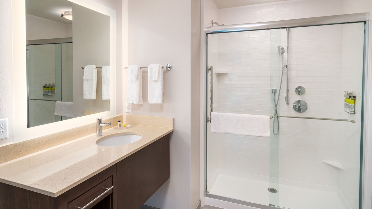 Photo of Bathroom in Lake Arbor