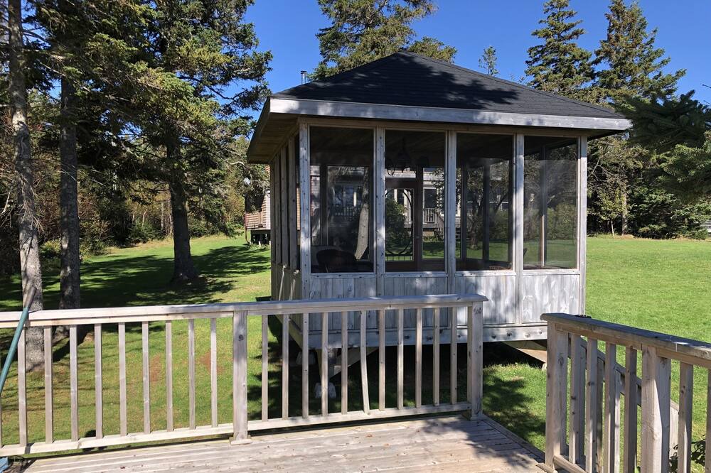Photo of Outdoor in Red House