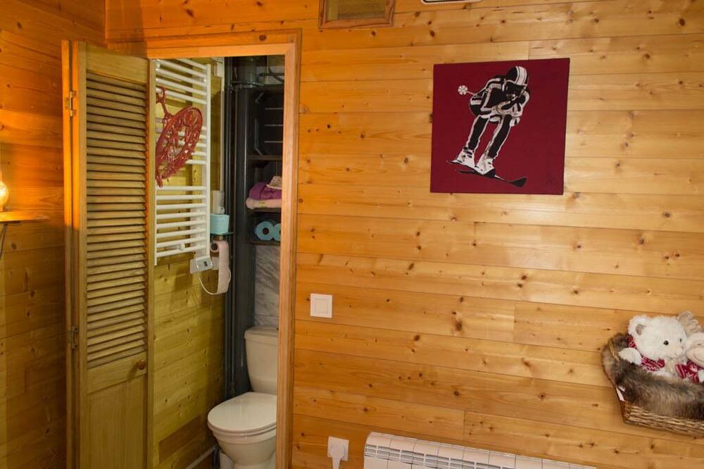 Photo of Others in Thones