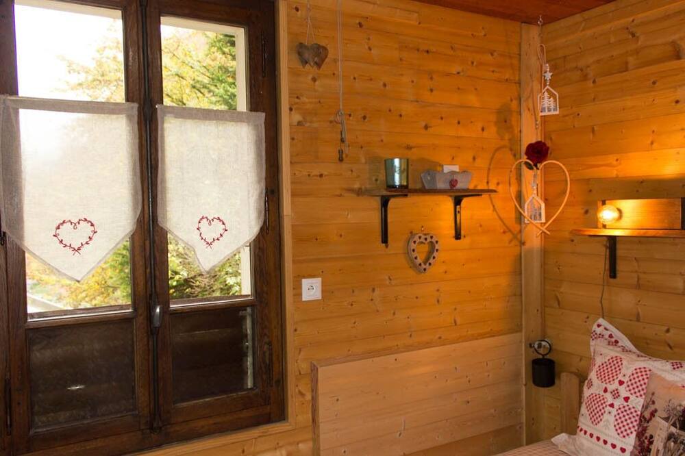 Photo of Bathroom in Thones