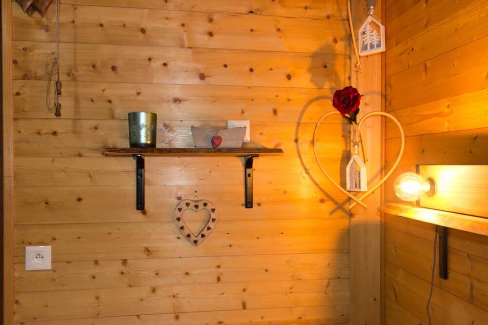 Photo of Others in Thones